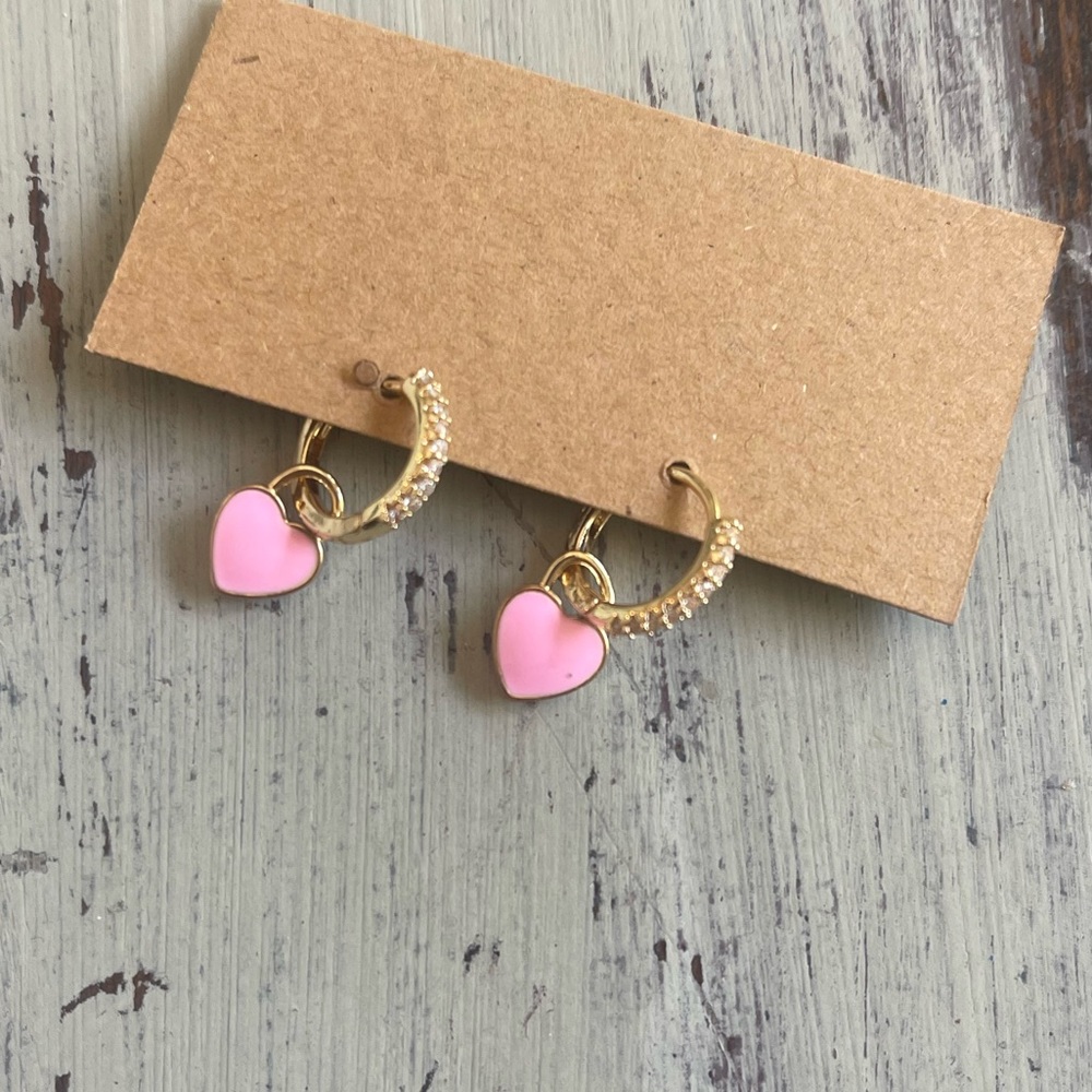 💖BARBIECORE💖 -NWOT pink and gold heart earring with rhinestone accents - Picture 3 of 3